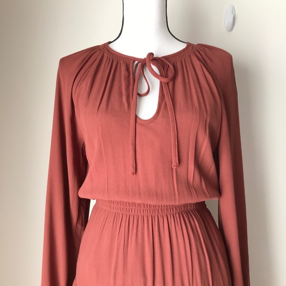 LAST ONE! UO Reese Tiered Smocked Midi Dress - Picture 5 of 7